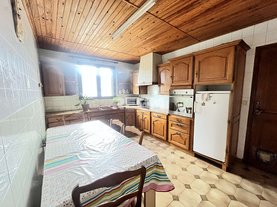 Maison à MAUGUIO