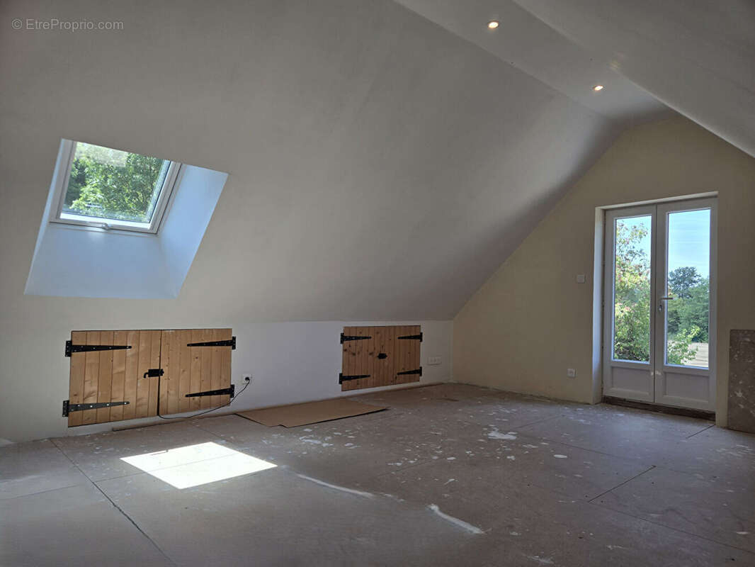 HAUTE VIENNE : Belle maison individuelle de 4 chambres, entièrement rénovée, située au bout d'une impasse paisible, à quelques m - photo 13