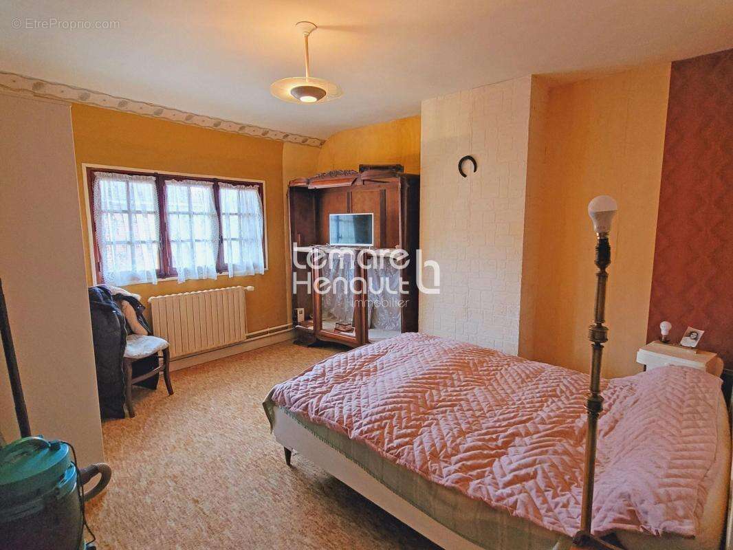 Maison à MEZIERES-EN-DROUAIS