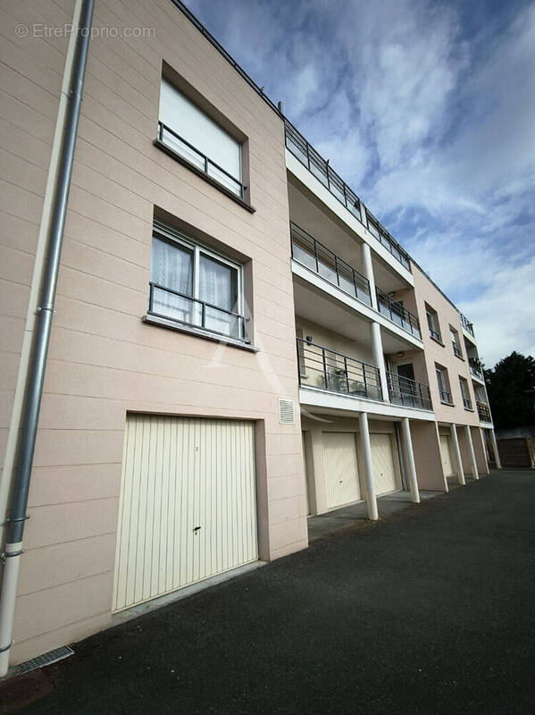 Appartement à COULAINES