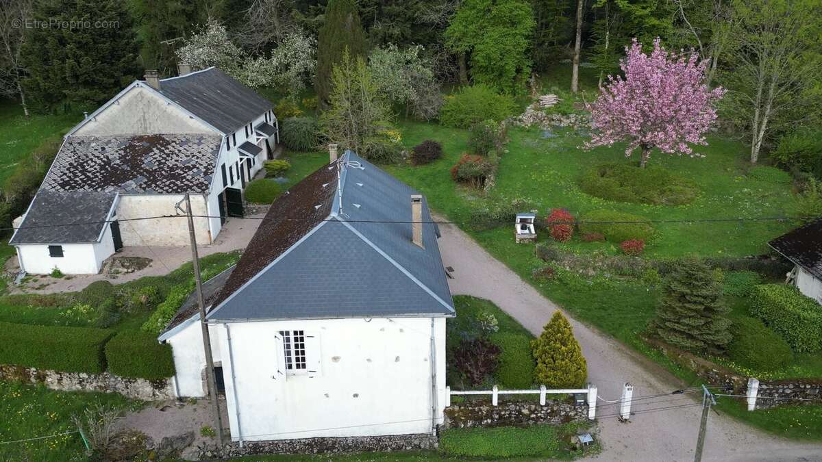 Maison à MONTSAUCHE-LES-SETTONS