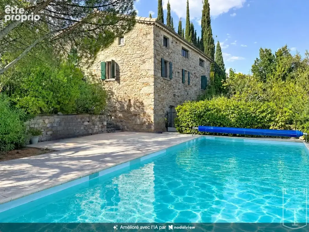 Maison à VINEZAC