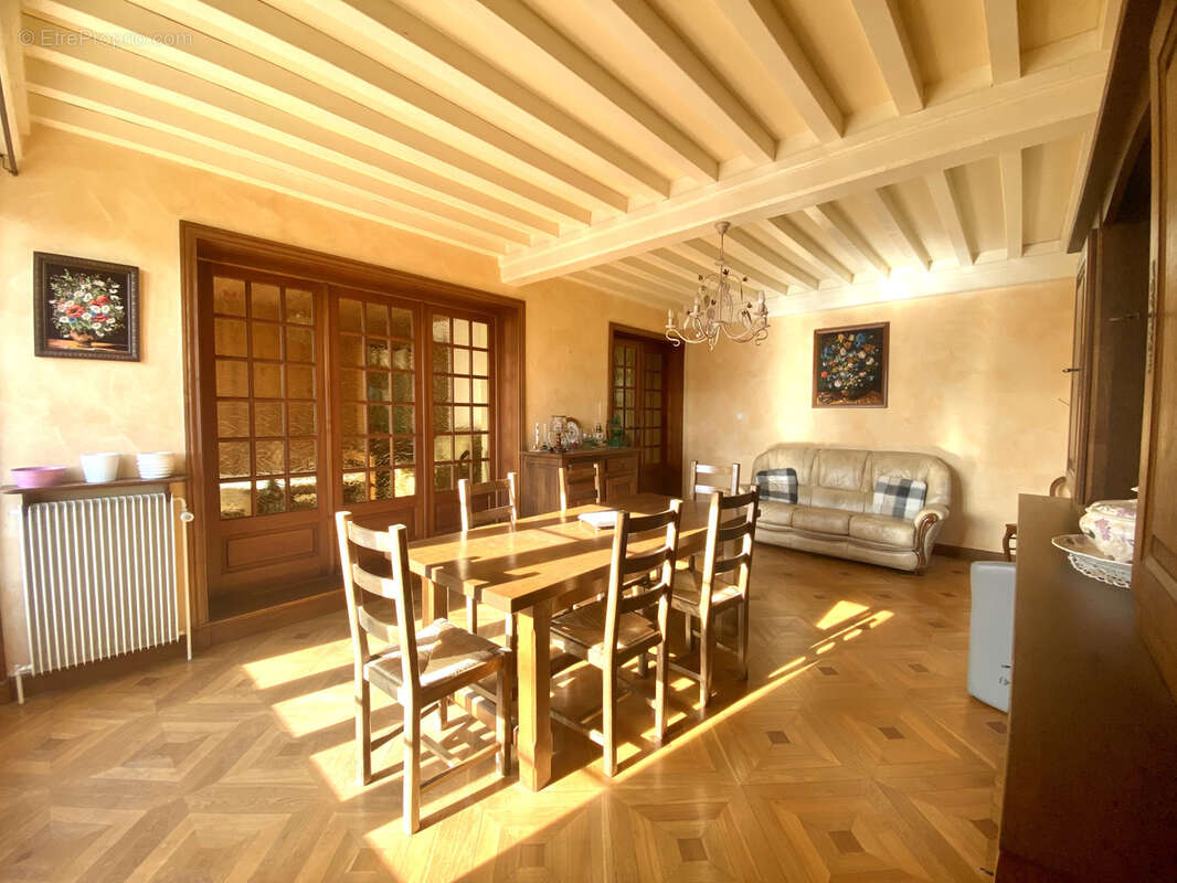 Maison avec dépendances sur un terrain de 2 180 m2   Fort potentiel - photo 5