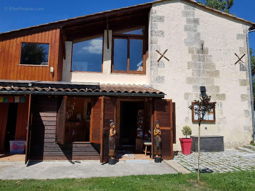 Maison en vente à berson avec immobiliere de l'estuaire - photo 8