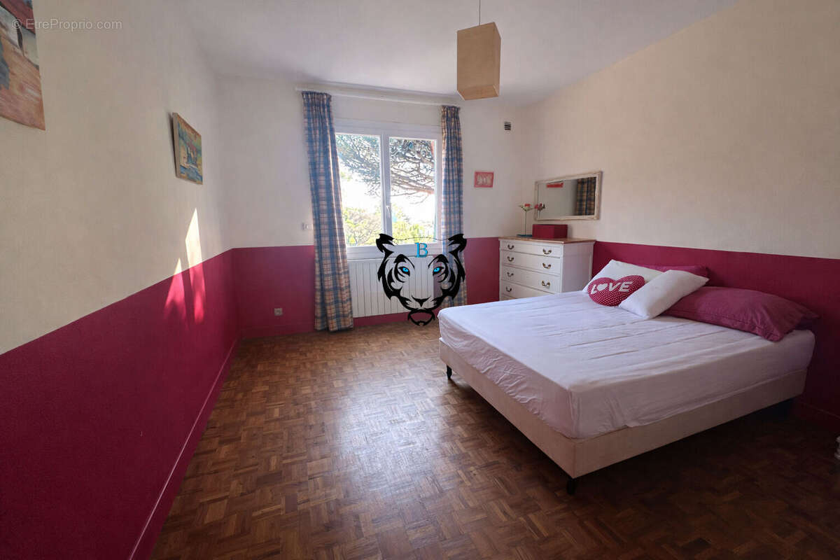 Maison à LES ISSAMBRES