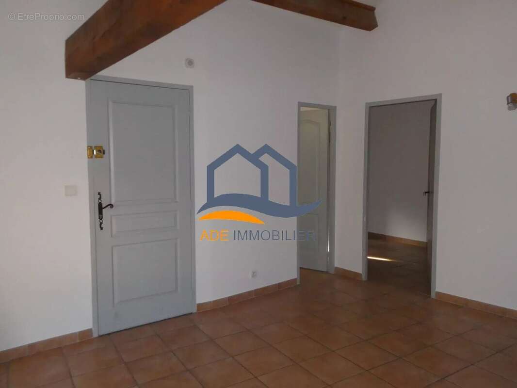 Appartement à EGUILLES