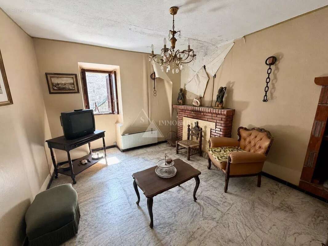 Maison de village a renover - toiture neuve - zoza - photo 6