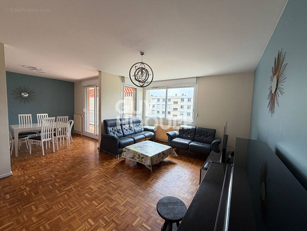 Appartement 4 pièces 106 m² · à Caluire-Et-Cuire · 106,2 m² · 389 000 €