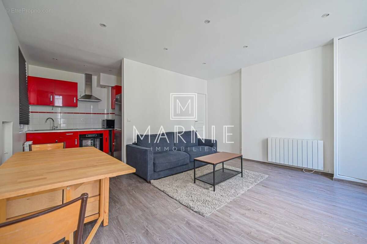 Appartement à PARIS-17E