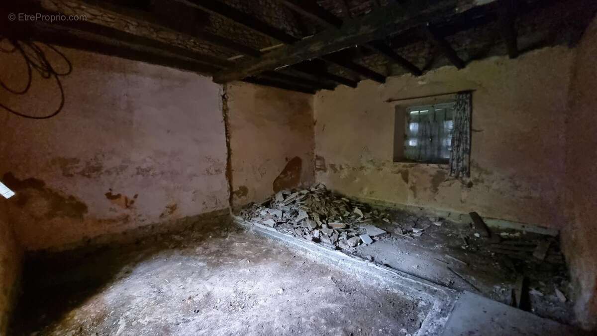 Maison à SAINT-FELIX-DE-VILLADEIX