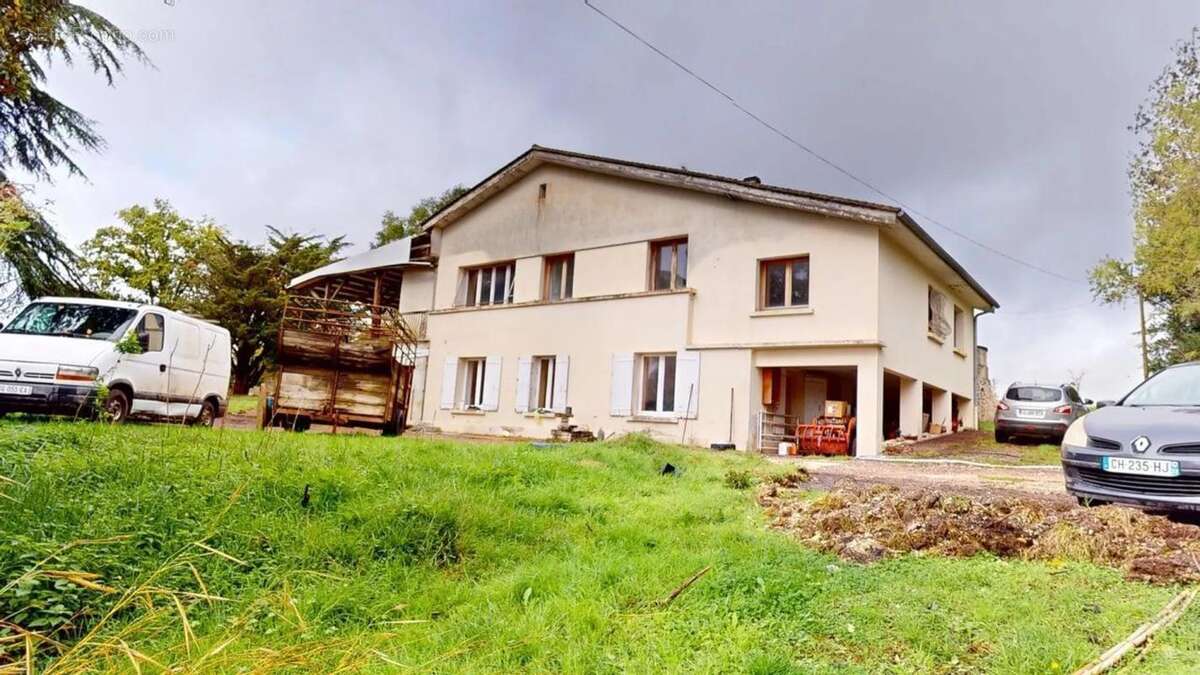 Maison à COURGEAC