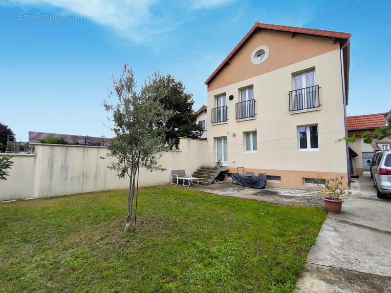 Maison à NANTERRE