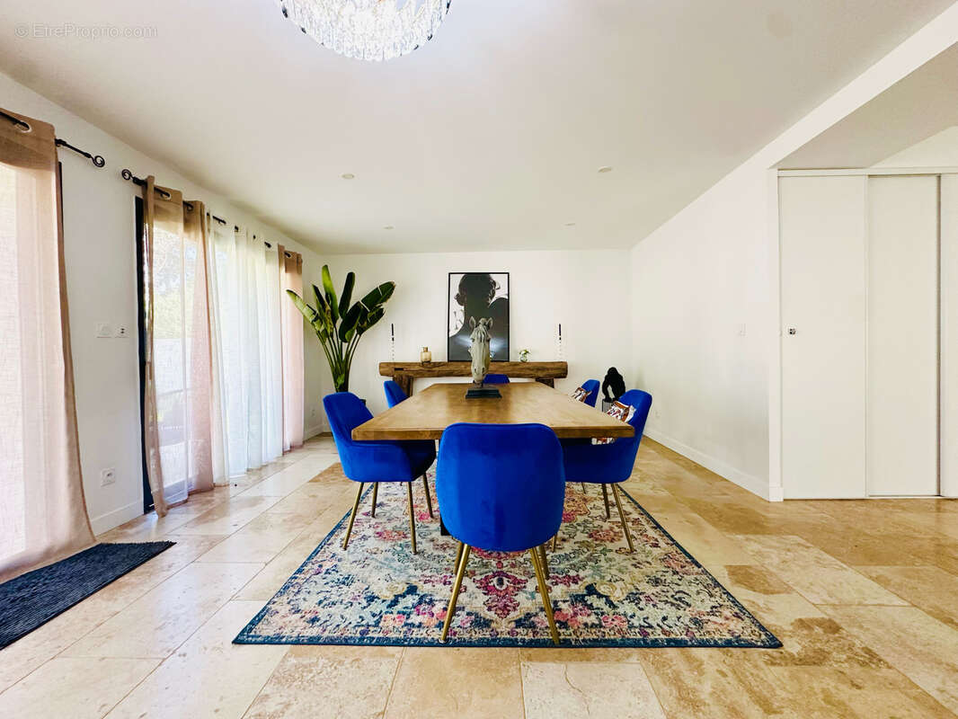 Maison à MONTAIGUT-SUR-SAVE