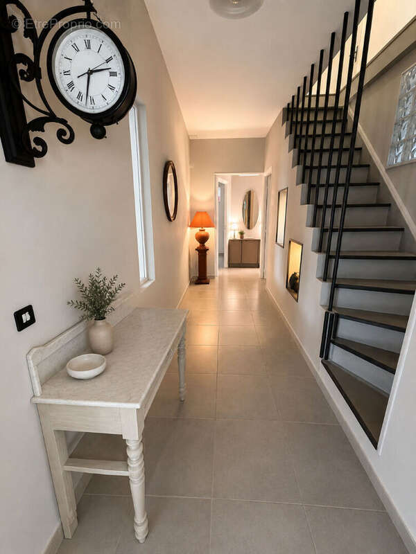 Maison Narbonne 7 pièce(s) 175 m2 - photo 5