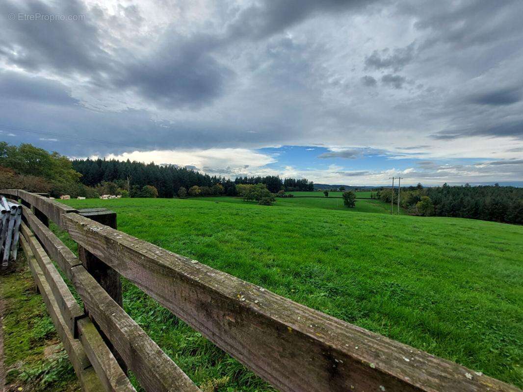 Maison à SAINT-MARTIN-DE-SALENCEY