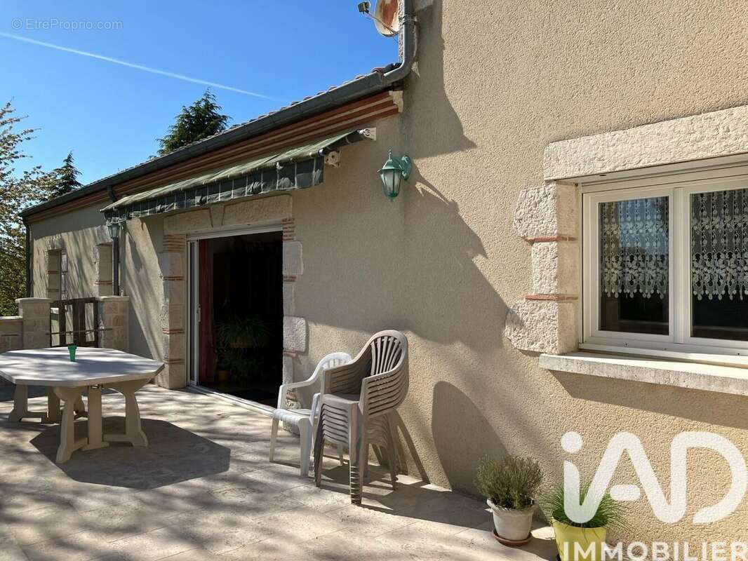 Maison 214 m² à Sainte-Colombe-De-Villeneuve  - photo 3