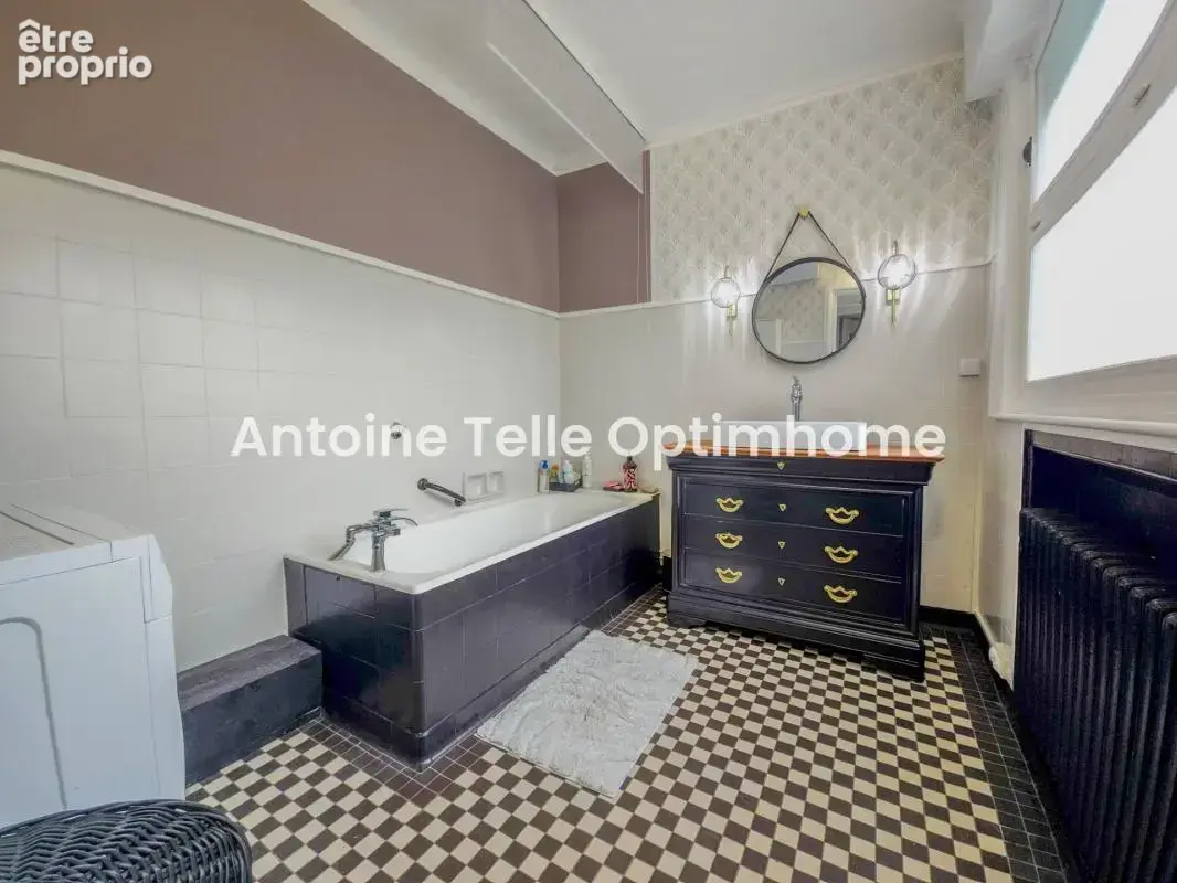 Le Cateau - Batisse de 4 chambres avec jardin clos & porche véhicules - Cachet & modernité - photo 11