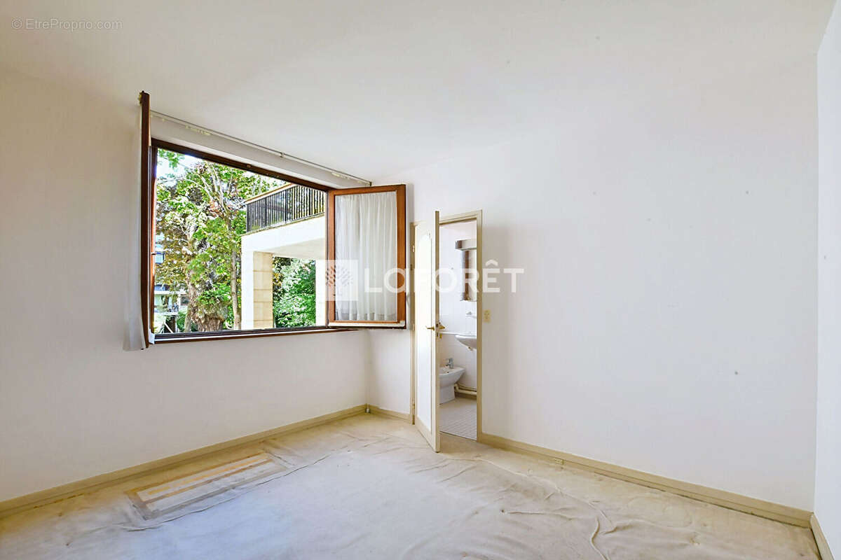 Appartement à LA CELLE-SAINT-CLOUD