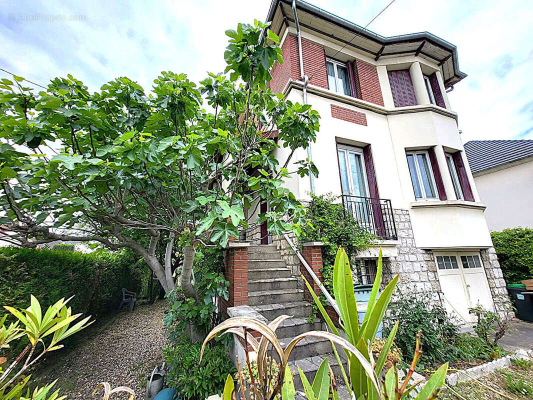 Maison à DEUIL-LA-BARRE