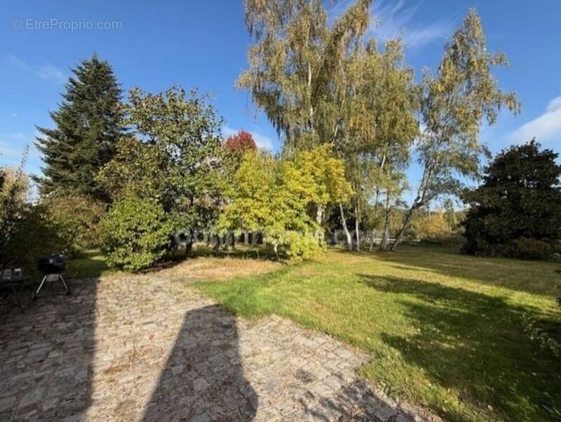 Maison à SAINT-CYR-SOUS-DOURDAN