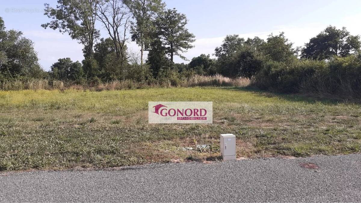 Terrain à BRESSUIRE