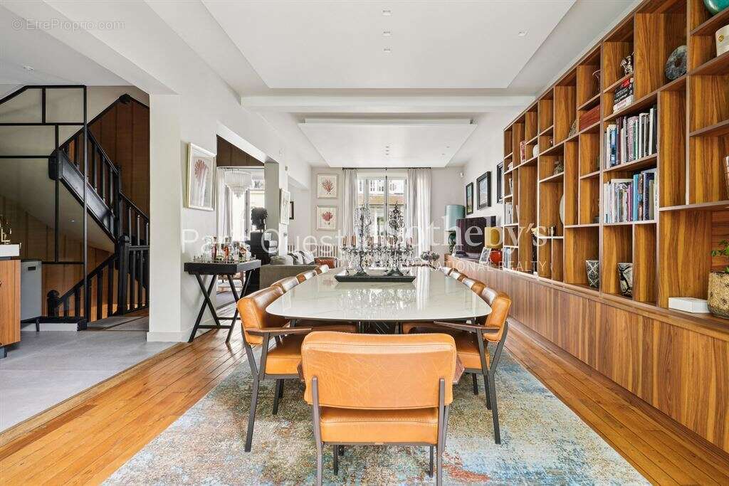 Maison à NEUILLY-SUR-SEINE