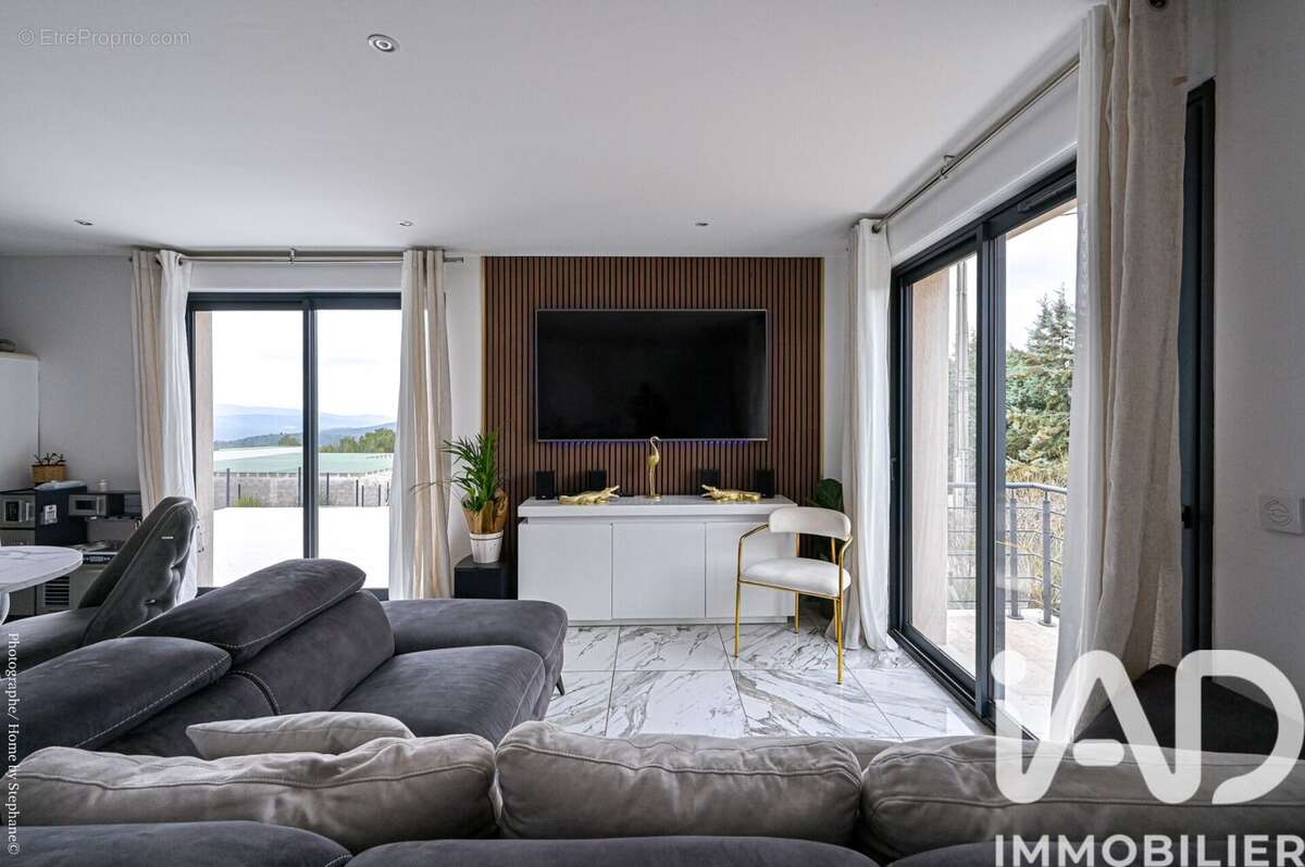 Photo 2 - Maison à PLAN-D'AUPS-SAINTE-BAUME