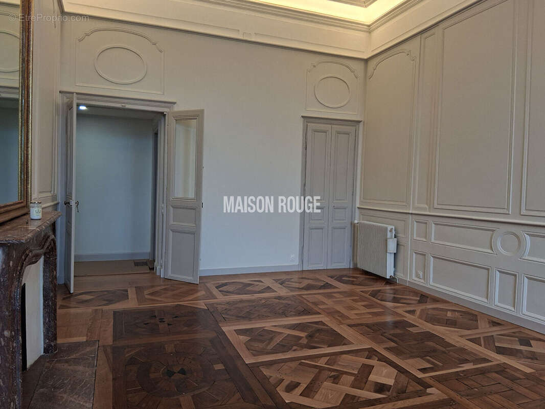 Très bel appartement,186m², 7 pièces, excellent état, à proximité de la cathédrale de Rennes - photo 7
