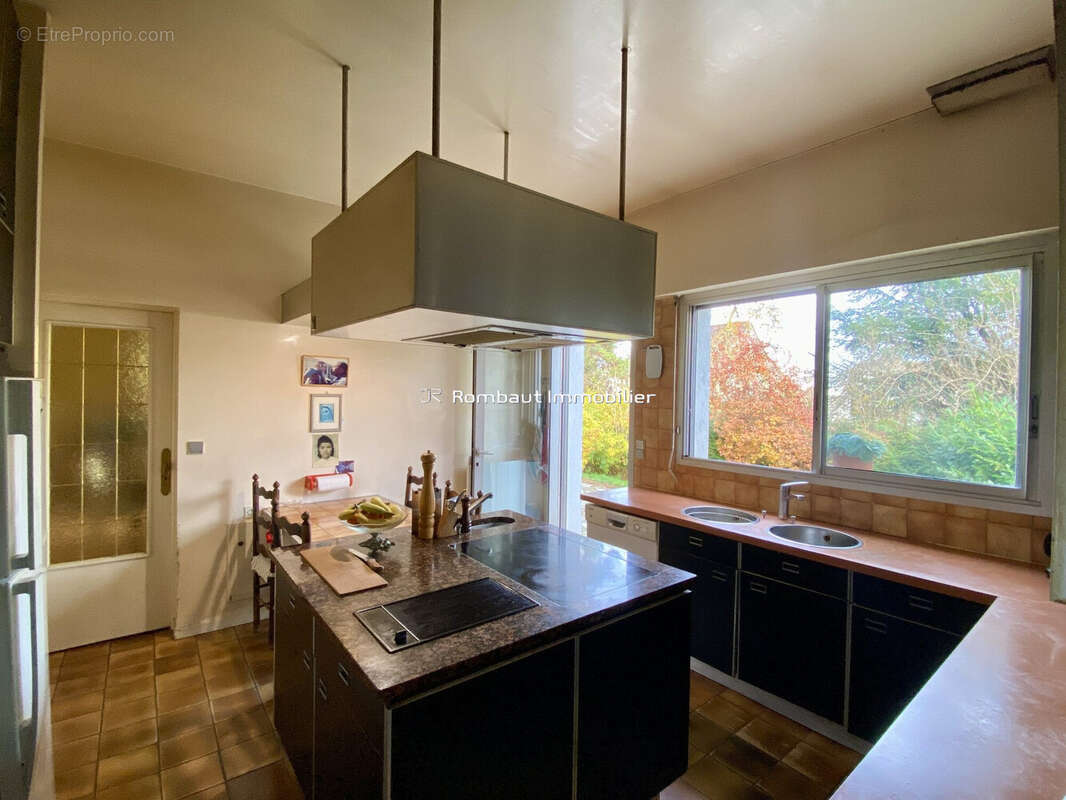 Maison à LA CELLE-SAINT-CLOUD