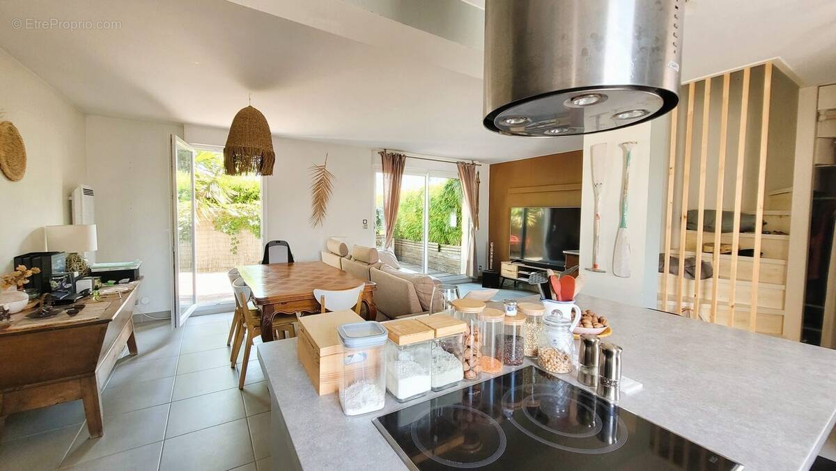 Appartement à LATTES