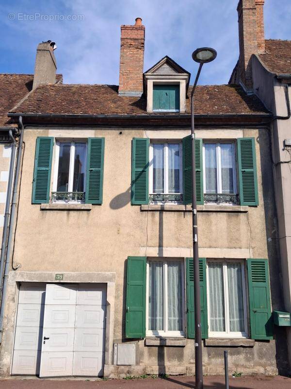 Maison à COSNE-COURS-SUR-LOIRE