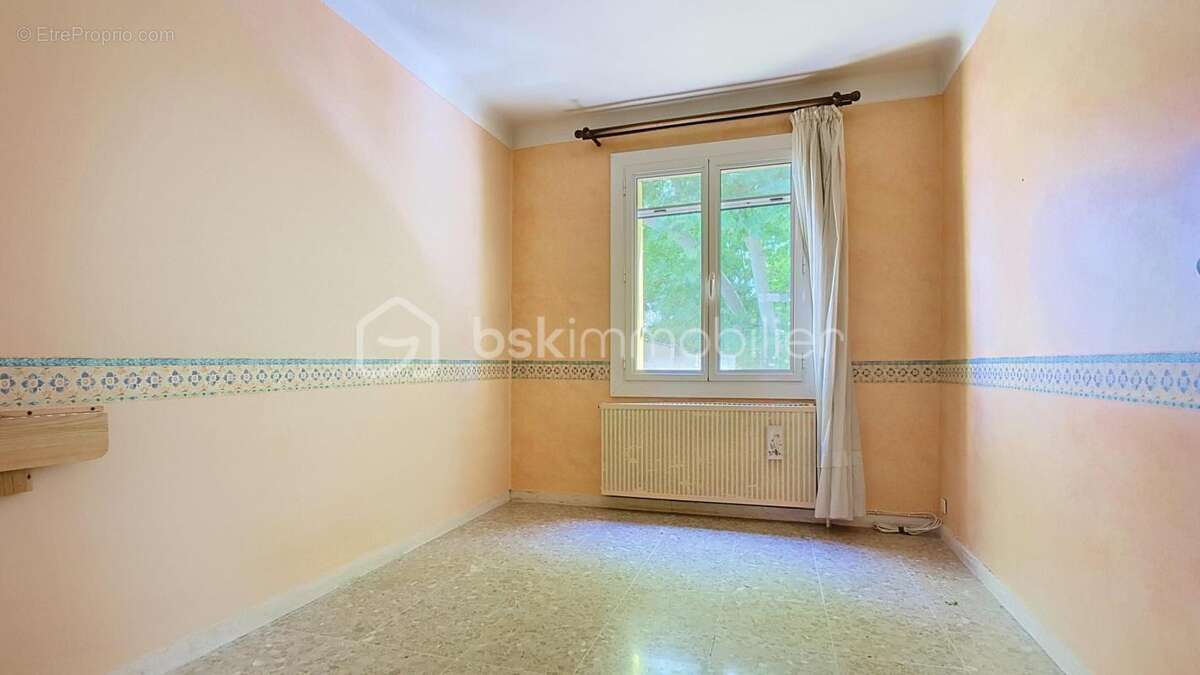 Villa avec hangar et garage attenant - photo 9