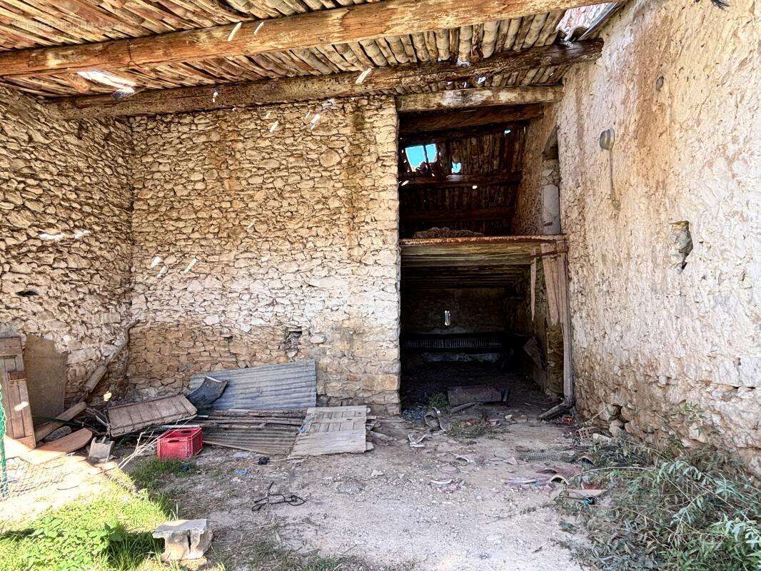 Maison à SAINT-JULIEN