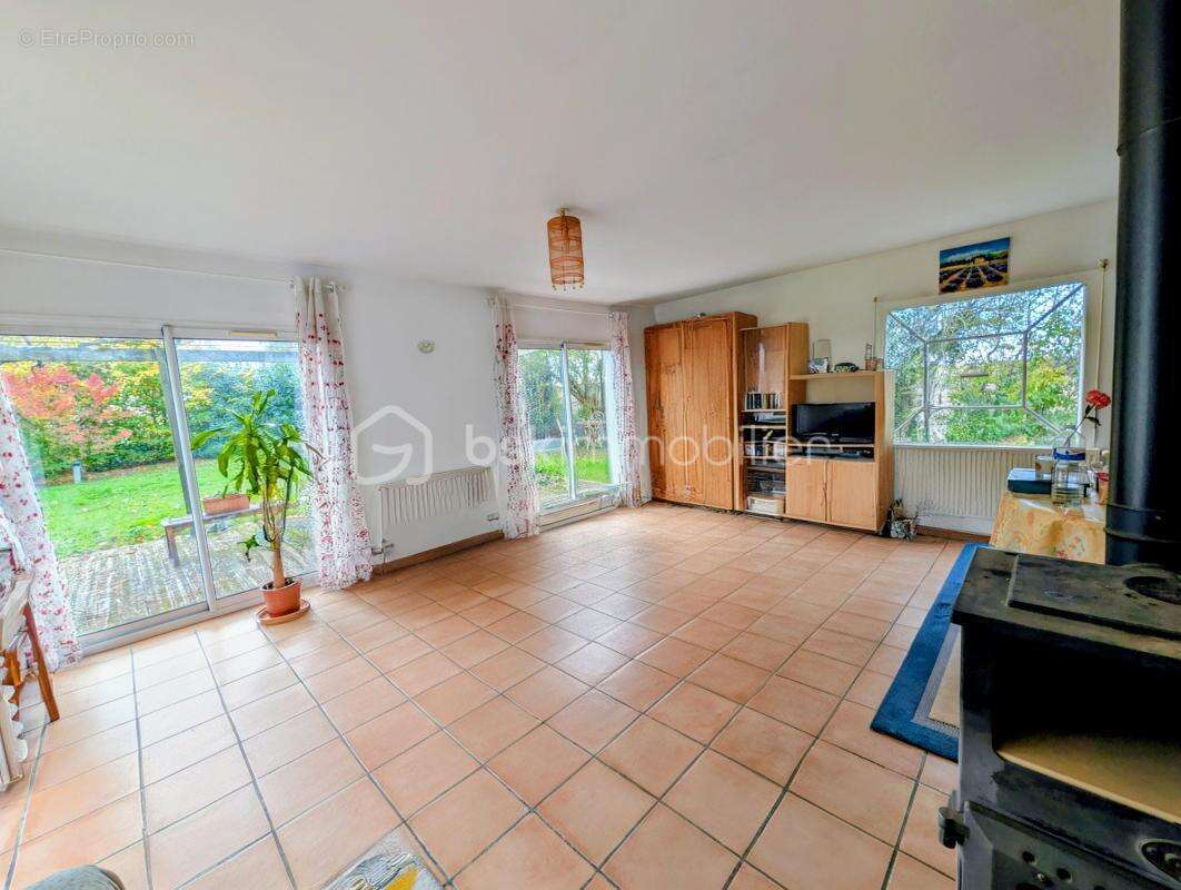 Maison à SAINT-AGNANT