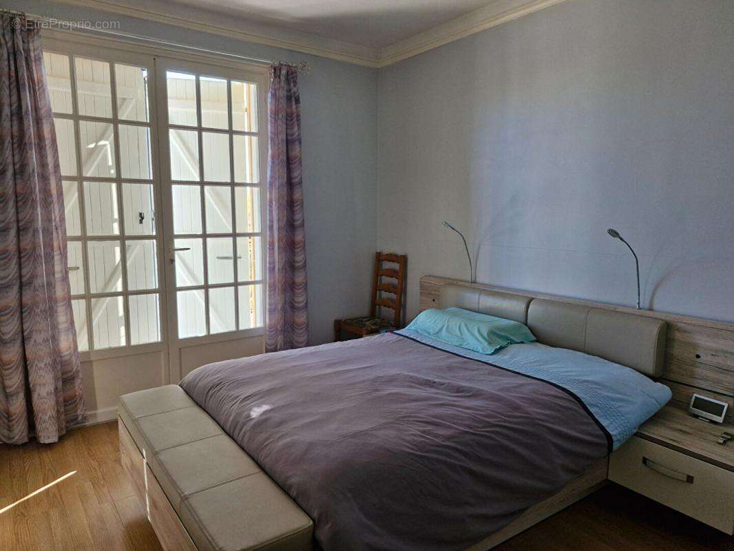 Maison à COMMELLE-VERNAY