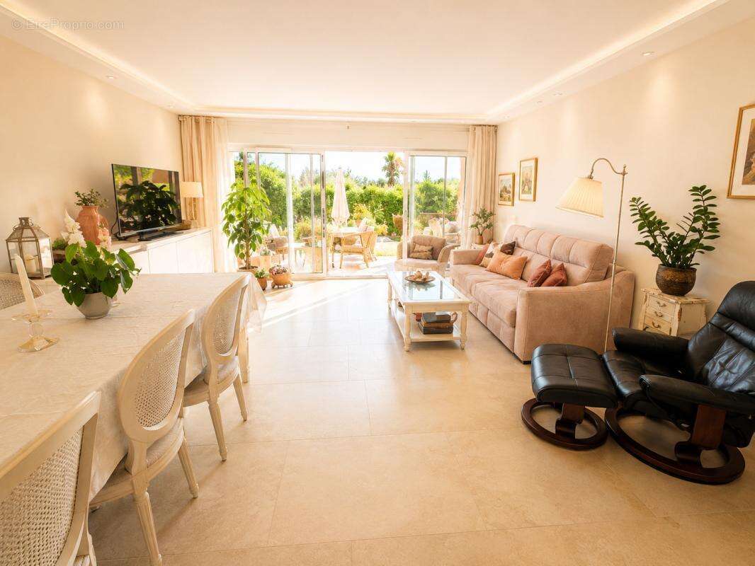Appartement à VILLENEUVE-LOUBET