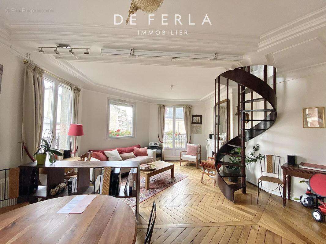 Appartement à PARIS-14E