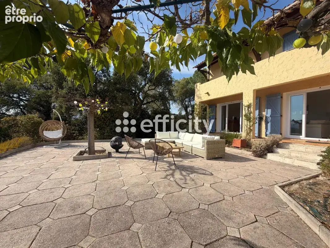 Maison 7 pièces 165 m² à vendre à Pierrefeu-Du-Var (83390) - photo 3