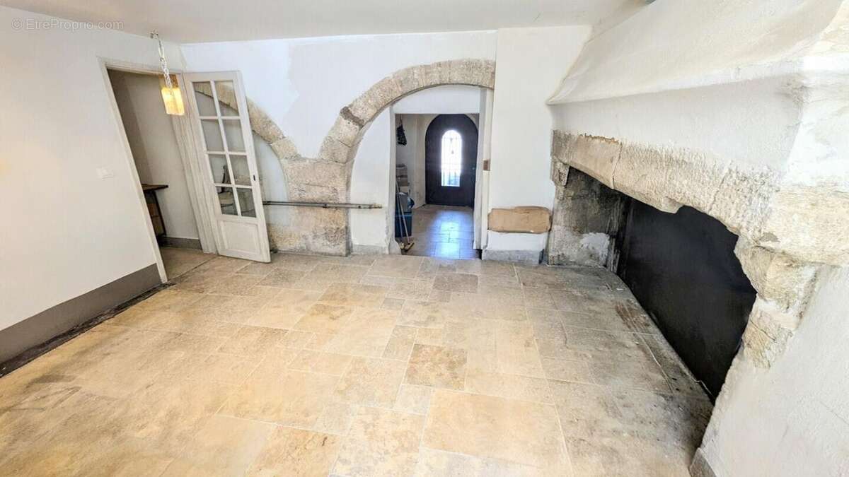 Maison à CUCURON