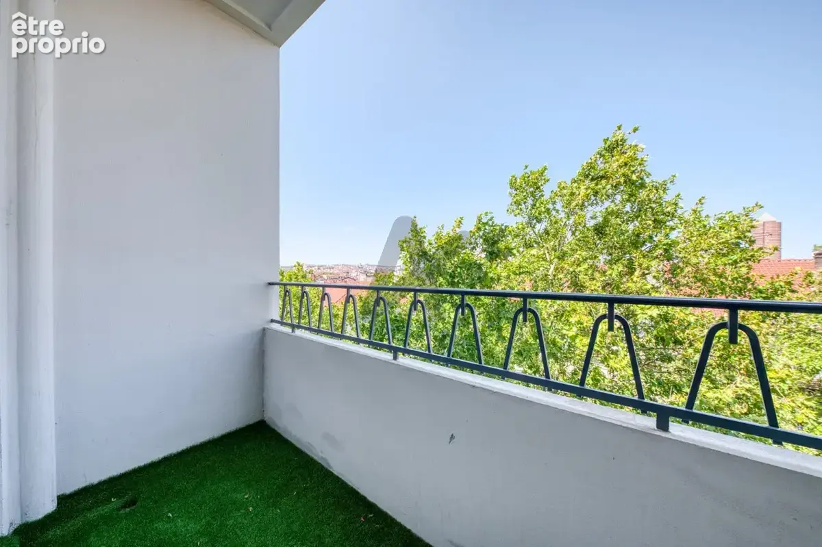 Appartement de 110 m2 en étage élevé avec une vue dégagée et un garage - photo 16
