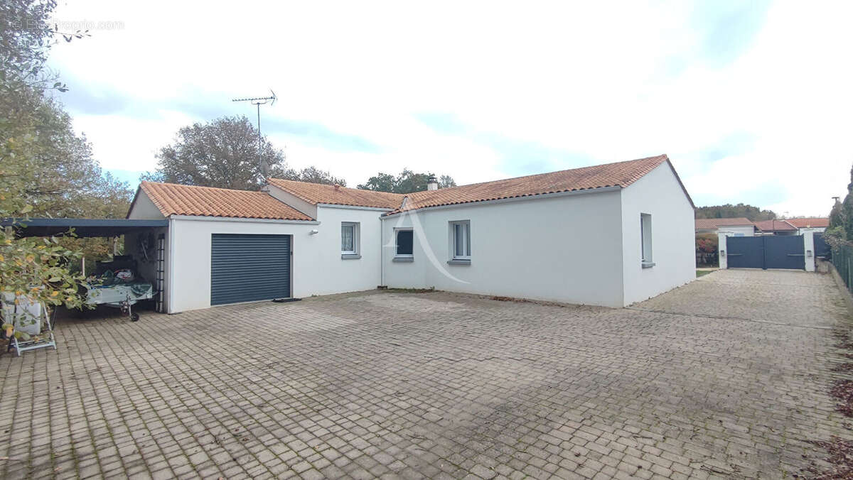 Maison à LA GENETOUZE