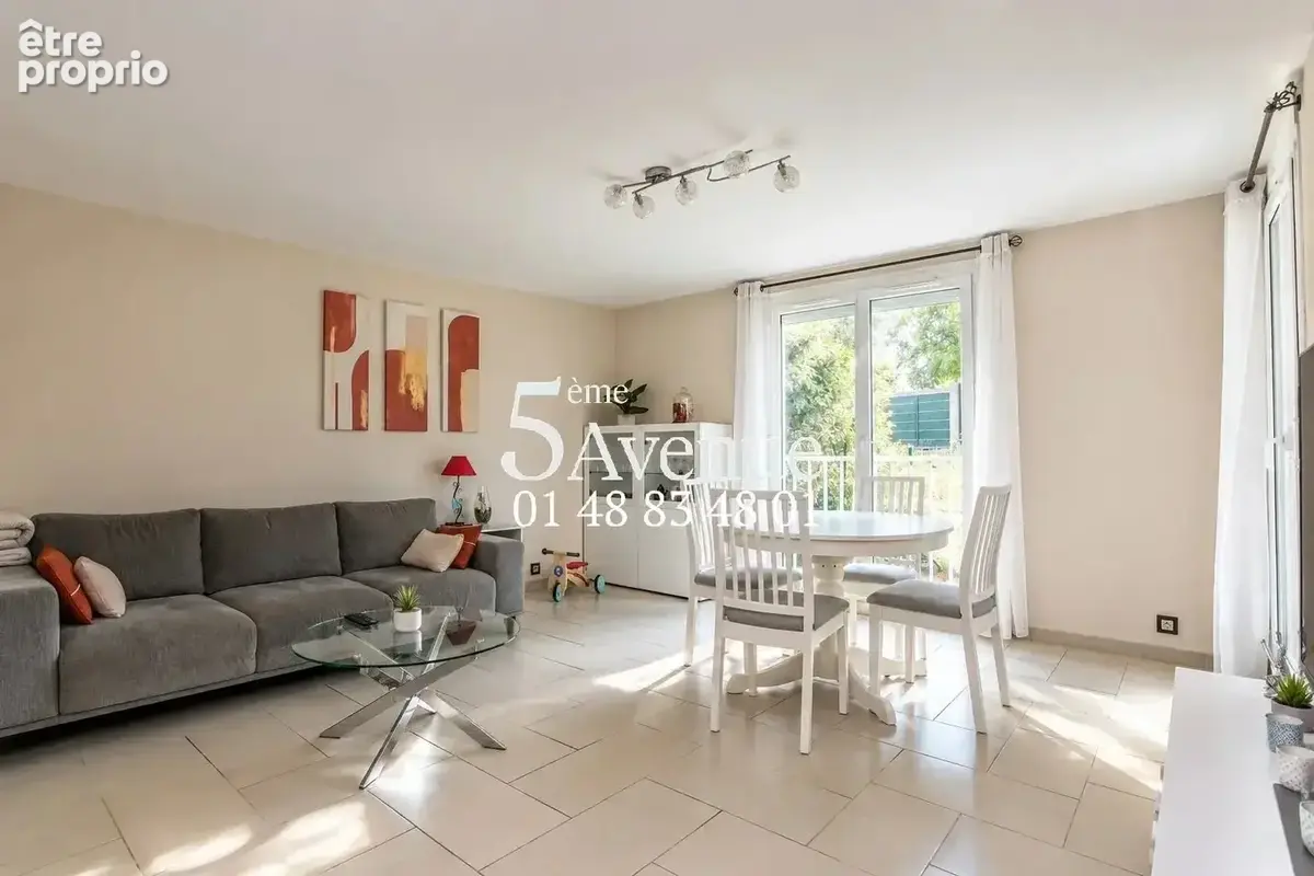 Appartement 3 pièces de 72 m² – Entièrement rénové avec box privatif - photo 2