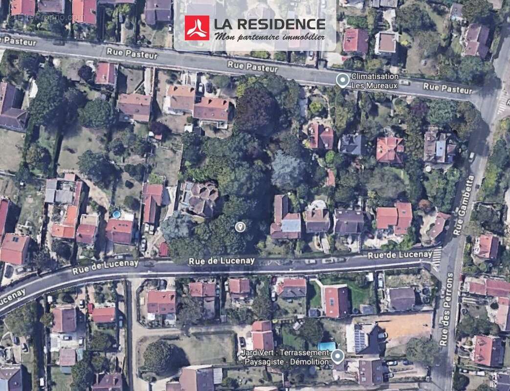 Terrain à LES MUREAUX