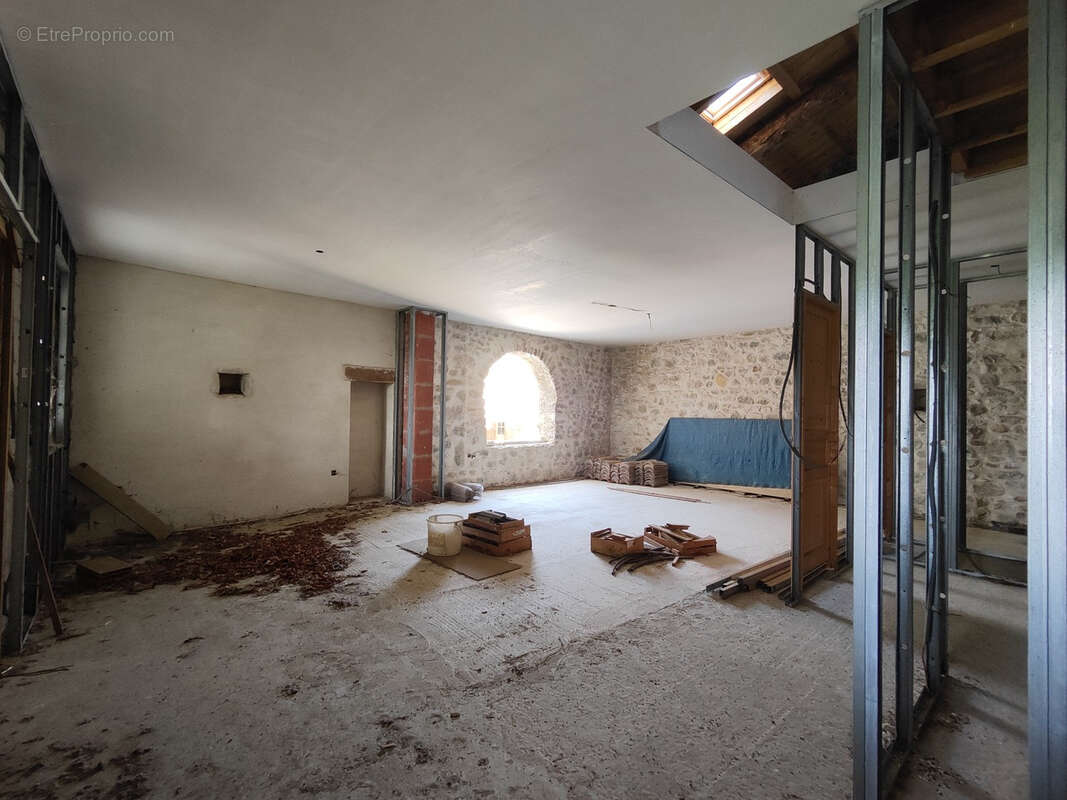 Maison à PONT-DE-BARRET