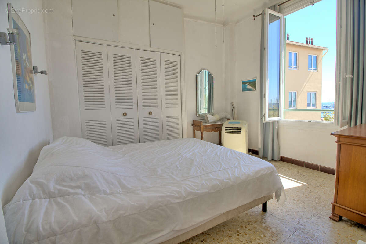 Appartement à VALLAURIS