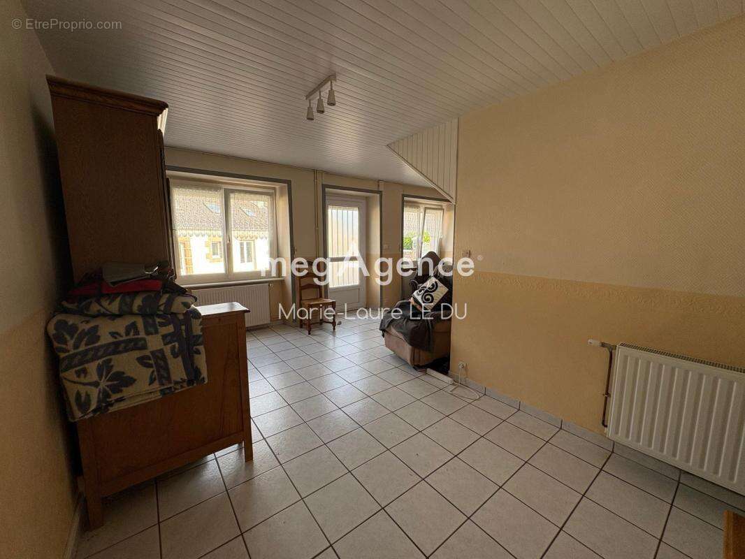 Maison rénovée avec garage et une dépendance en plus - photo 8