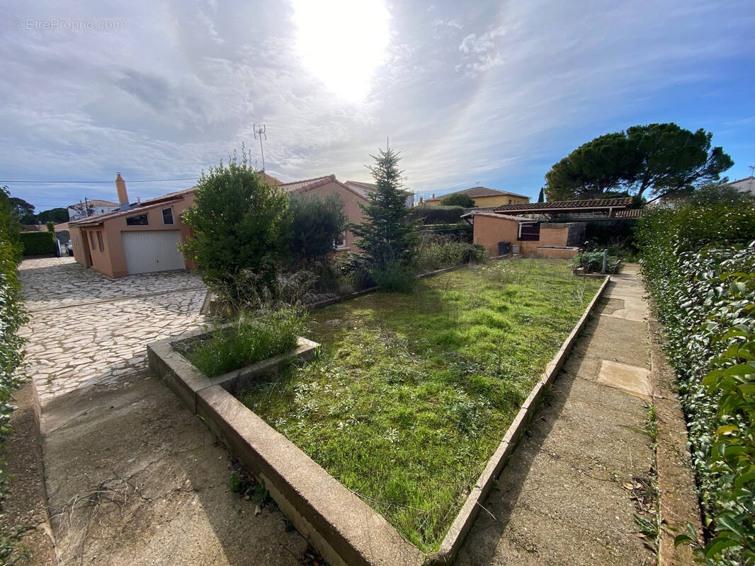 Maison à COURNONTERRAL