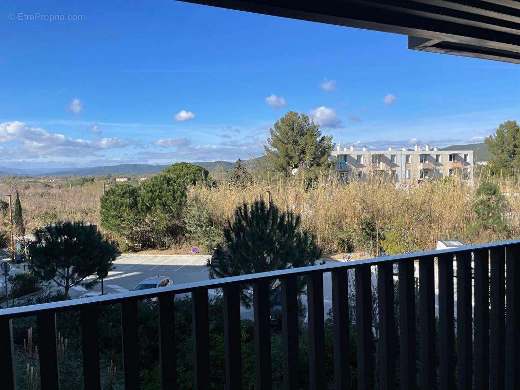 Plage, Nature et Piscine - T2 récent + parking - Hyères (83400) - photo 6