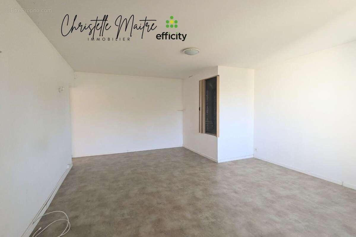 Maison 277 m² à Saint-Martin-De-Crau  - photo 12