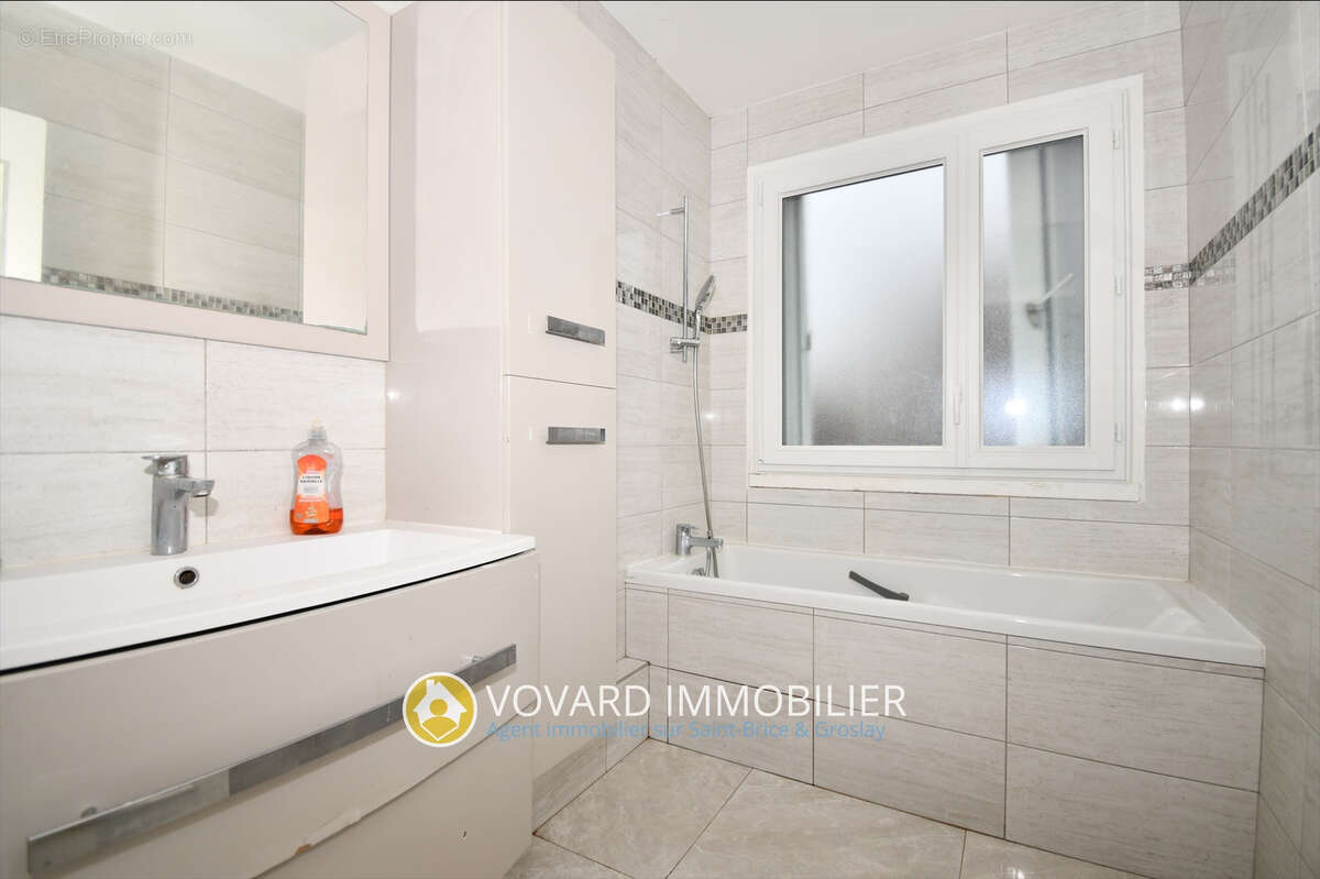 Appartement avec de beaux volumes dans résidence recherchée - photo 8
